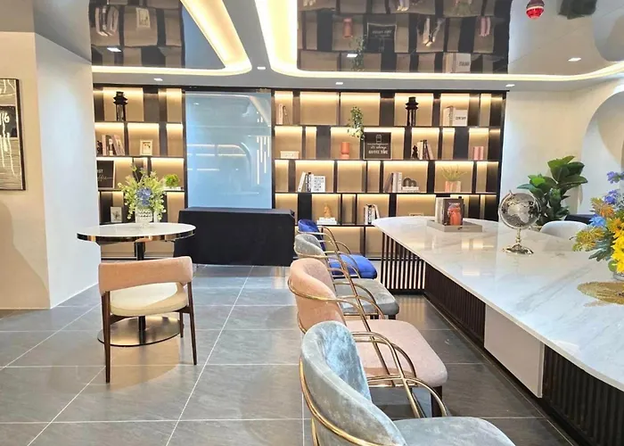 Cybiq Ratchada 32 By Pikul * Bangkok